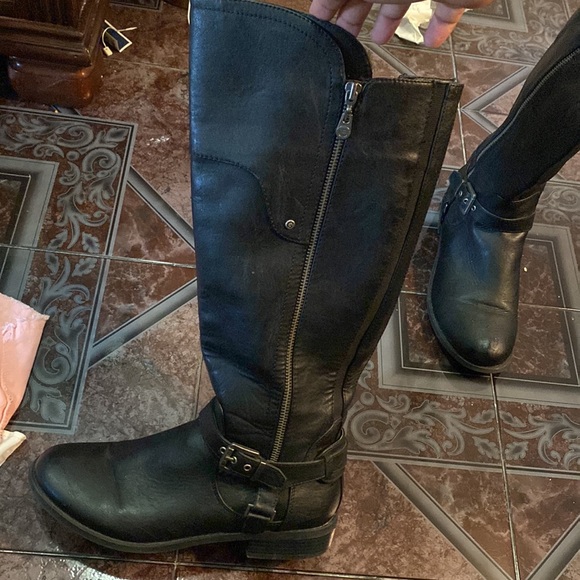 Selling black high boots - Picture 2 of 3